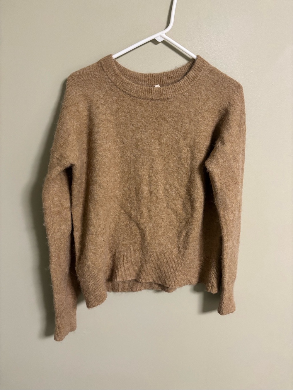 Aritzia Babaton The Group Thurlow Sweater Alpaca Wool Womens Size XS Tan Fuzzy